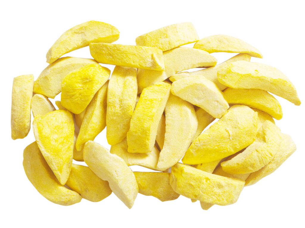 mango freeze dry on white background